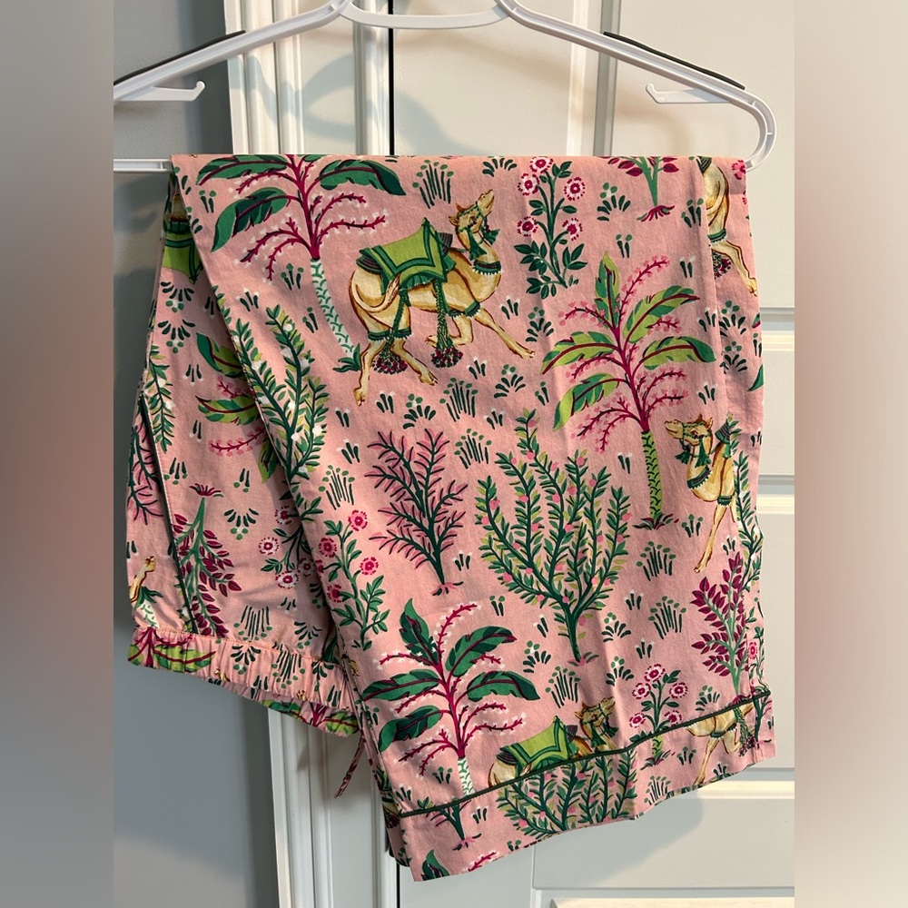 Printfresh cami set with cropped pants. Pink Camels Courtyard size Medium - Picture 4 of 12
